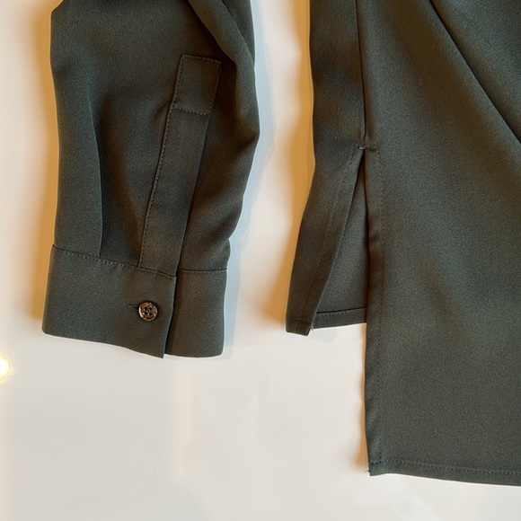 Blouse V neck style Dark green ribbed collar RW&Co - Picture 4 of 7